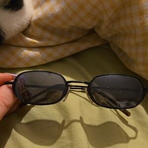 Classic Black Aviator Sunglasses Timeless Design